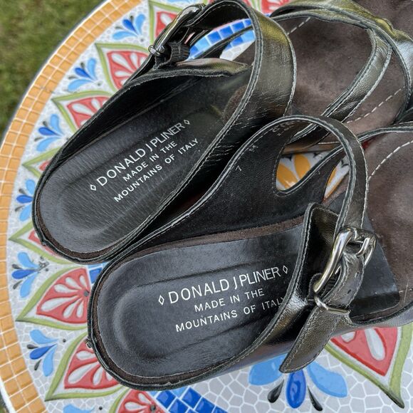 Donald J Pliner Gin Wedge Sandals Womens 7M Metallic Silver Leather Italy Heel - Picture 3 of 10